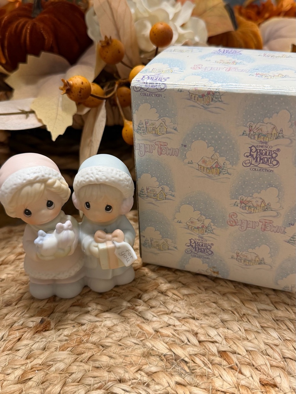 Precious Moments Pastel Blue & Pastel Pink Sweet Gift Figurine Duo